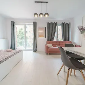 Cozy And Spacious-city Center&s42 Apartament