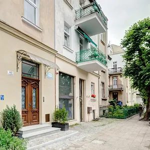 https://3-city-apartments-solaro.gdanskhotel.org